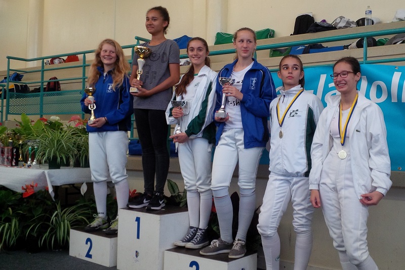 2016-10-09-mantes-m14-podium-filles